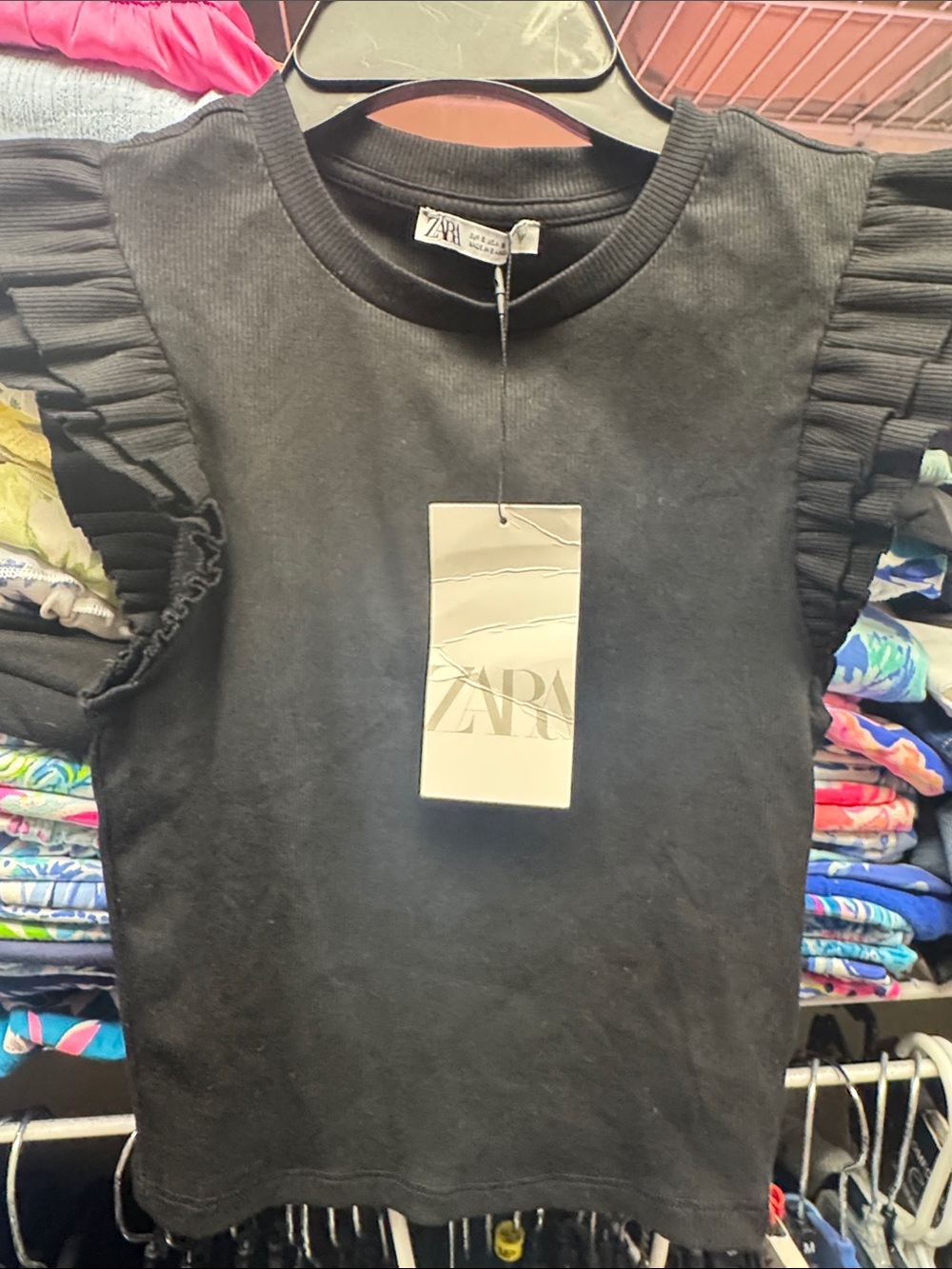 ZARA Black Ruffle-Sleeve cropped top !
Size small, brand new with tags